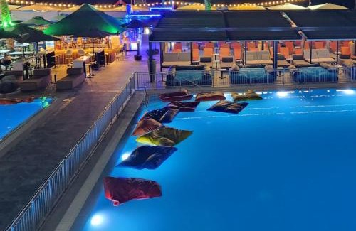 Salamis Apartamento | Sea View Serenity Βeachfront & Pool 108