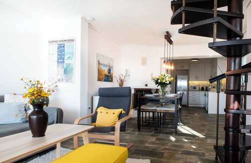 Saronida Apartamento | Sea View spacious apartment next to the Beach in Saronida, Athens Riviera