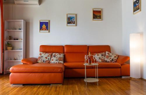 Rubesi Apartamento | Sea View Suite With King Bed, 150Mbps WiFi And Patio Swing