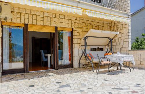 Rubesi Apartamento | Sea View Suite With King Bed, 150Mbps WiFi And Patio Swing