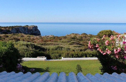 Es Canutells Villa | Villa con vistas al mar, 8 pax, wifi gratis y gran piscina comunitaria
