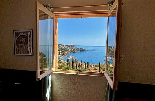 Espero-Pax Casa | Sea view villa on the heights of Le Trayas
