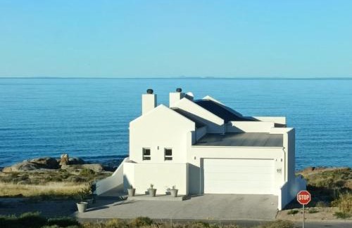 St. Helena Bay Casa | Sea Views Beach Cottage
