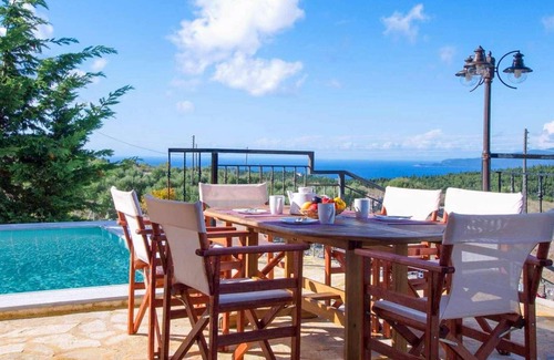 Katsarata Villa | Sea views close to Fiscardo countryside setting.