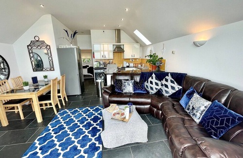 Llanddowror Apartamento | Sea Views, Hot tub, Balcony, 4 star Visit Wales