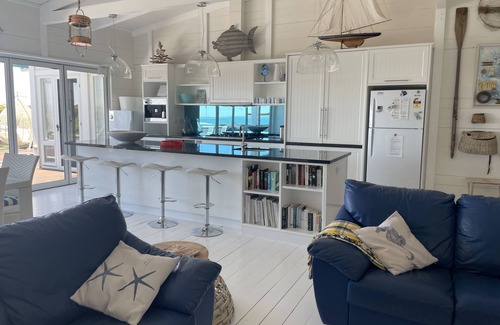 Waterhouse Casa | Sea views, located at Hooper's beach. Town center.