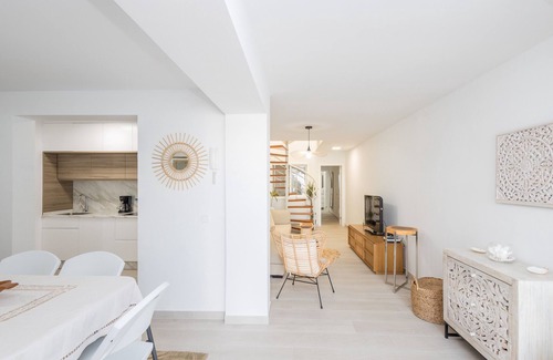 Telde Chalet De Esquí | Sea Views Private Terrace 2BR House near the Beach