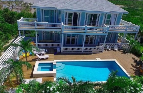 Governor's Harbour Casa | Sea Walk 4 Bedroom Home