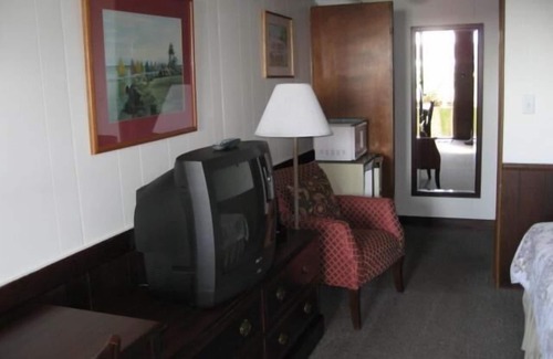 Newport East Hotel | Sea Whale Motel