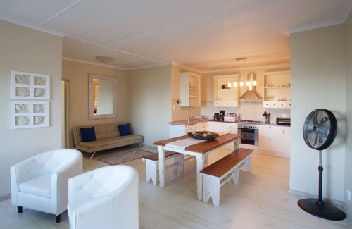 Jeffreys Bay Cama Y Desayuno | Sea Whisper Guest House & Self Catering