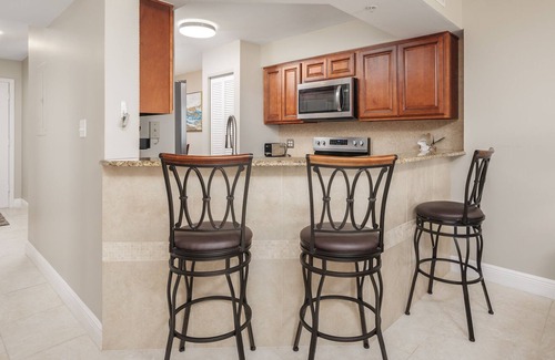 Seawinds Condo Condominio | Sea Winds 502 | Amazing Ocean View, Beautiful Pool
