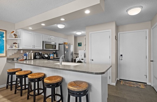 Indian Beach Condominio | Seabatical Oceanfront: In & outdoor pools, hot tub, sauna, gym #203