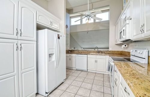 Leucadia Casa | Seabluffe Gated, Beach-Front community! Lovely townhome sleeps 7. Walk to Beach!