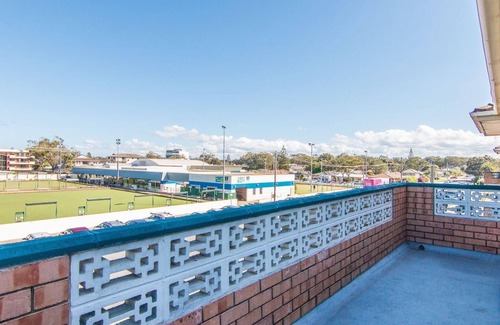 Tuncurry Apartamento | Seabreeze 4 - ¡Frente a Tuncurry Bowling Club!