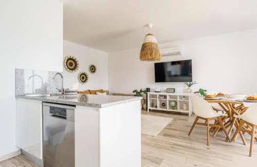 Espartal Apartamento | Seabreeze Apartment - Your Beachside Getaway