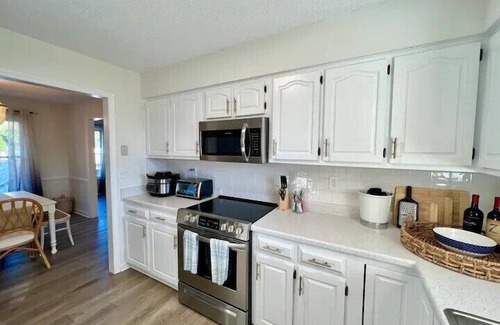 Kings Grant Casa | Seabreeze Away - Pool - Fire Pit - Close 2 Beach!