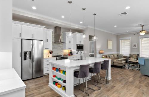 The Shores Casa | Seabreeze Cottage - Private home at The Shores home