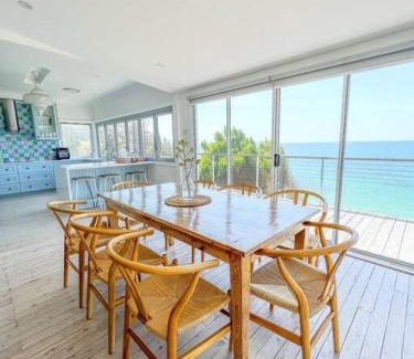 Norah Head Casa | Seabreeze Getaway Oceanfront Family Home in Norah Head