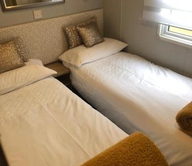 New Forest District Complejo | Seabreeze, Utopia, walking distance to beach, 5 Star Shorefield Country Park, Milford on Sea, Shorefield Road, SO41 0LH, United Kingdom