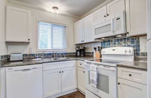Seabrook Island Villa | Seabrook Exclusives:2011 Marsh Walk Villa