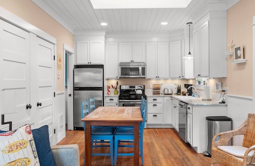 Seabrook Casa | Seabrook's Beachy Keen, a private hot tub