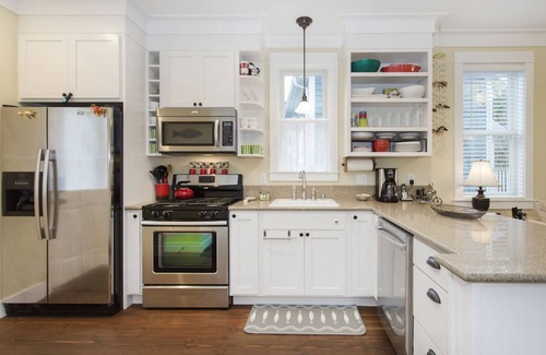 Seabrook Casa | Seabrook's Fish and Ships, enjoy the beach, the fire pit, and more!