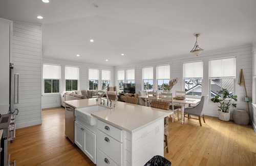 Seabrook Casa | Seabrook's Head in the Clouds, panoramic oceanviews!