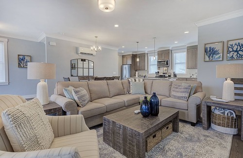Seabrook Casa | Seabrook's Home Away From Home, enjoy peek-a-boo oceanviews!