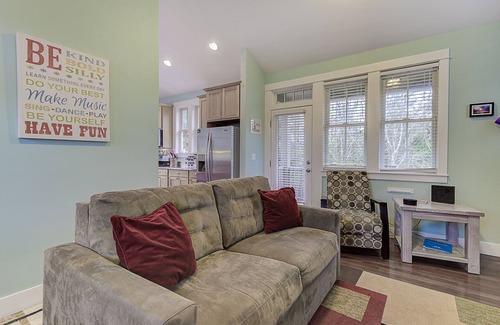 Seabrook Casa | Seabrook's Monkeydoodle, a 2-bedroom dog-friendly home!