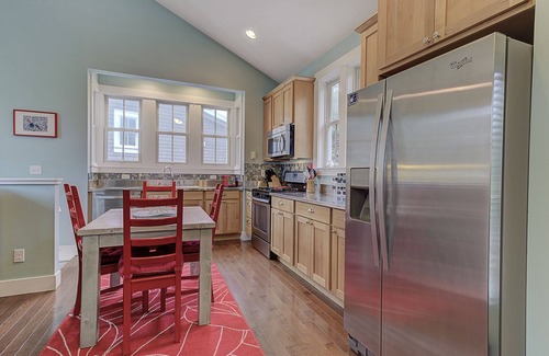 Seabrook Casa | Seabrook's Monkeydoodle, a 2-bedroom dog-friendly home!