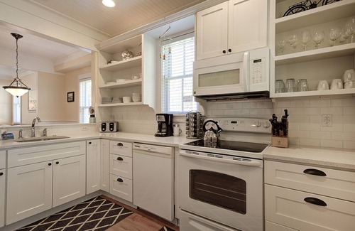 Seabrook Casa | Seabrook's Shell Cottage: Dog Friendly!