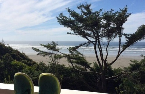 Seabrook Casa | Seabrook's The Ladybug: A cozy studio for two!