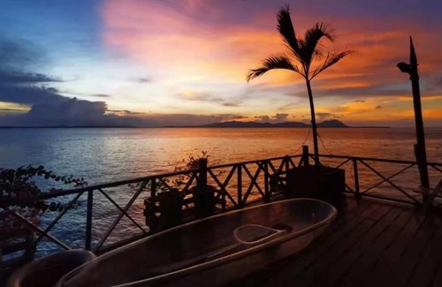 Semporna Chalet De Esquí | SeaCoral Water Chalet offers a terrace/ bacony . Guests can enjoy sea views.