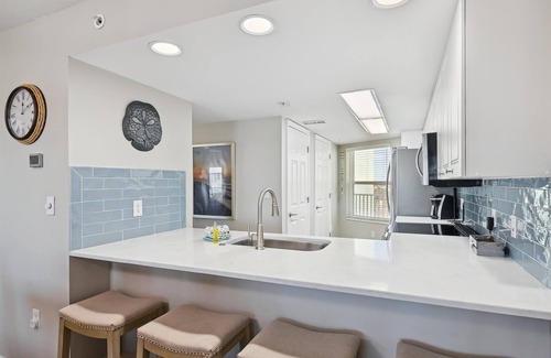 Fort Walton Beach Condominio | Seacrest 501AB is a Gulf Front 3 BR on Okaloosa Island by RedAwning