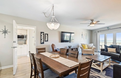 Fort Walton Beach Condominio | Seacrest 501AB is a Gulf Front 3 BR on Okaloosa Island by RedAwning