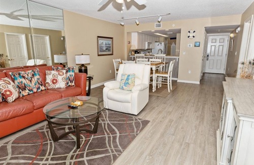 Fort Walton Beach Condominio | Seacrest 604 is a 2 BR Gulf Front on Okaloosa Island by RedAwning
