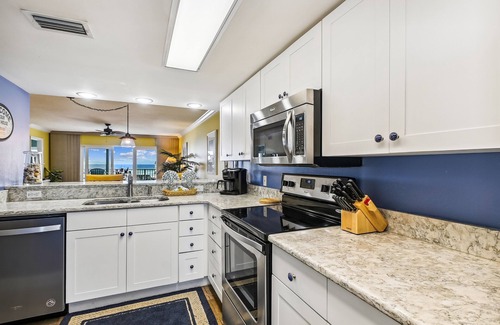 Fort Walton Beach Condominio | Seacrest 703 is a 2 BR Gulf Front on Okaloosa Island by RedAwning