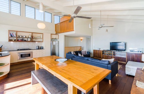 Yamba Casa | SeaCrest - piscina y vistas!