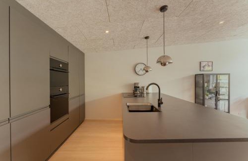 Vestmanna Casa | Seadreams Nest - Luxurious Waterfront Retreat