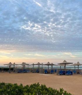 Al Ahyaa Apartamento | Seafront apartment G311