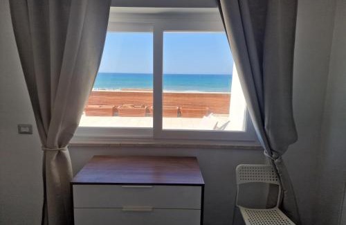 Lavinio Lido di Enea Apartamento | Seafront Apartment