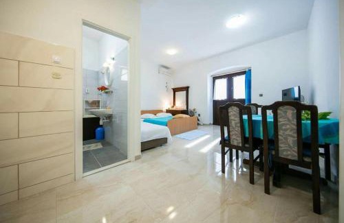Komiza Apartamento | Seafront apartment Jurkovica