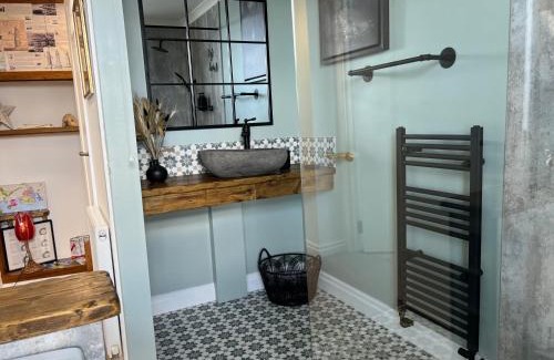Plymouth Casa | Seafront Cottage - Beach Access - Pet Friendly