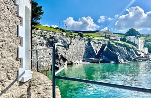 Plymouth Casa | Seafront Cottage - Beach Access - Pet Friendly