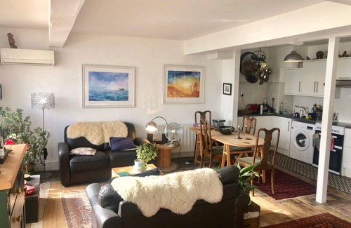 St Leonards-On-Sea Apartamento | Frente al mar, hermoso balcón, piso espacioso.