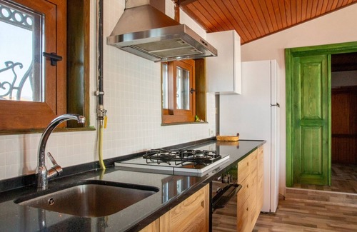 Urla Apartamento | Seafront Flat w Fireplace, Terrace 1 min to Beach