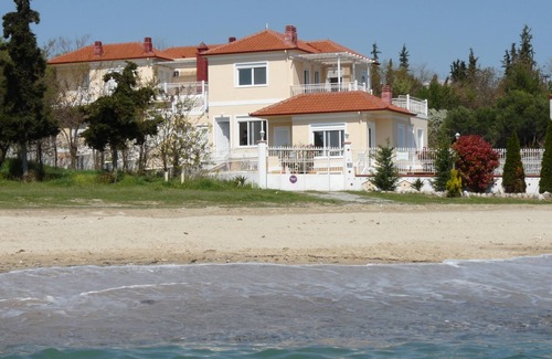 Nea Propontida Apartamento | Casa de vacaciones frente al mar n. ° 2, en una larga playa de arena, GeoMare, planta baja