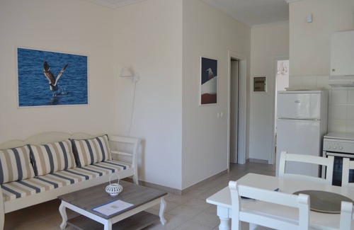 Nea Propontida Apartamento | Casa de vacaciones frente al mar n. ° 3 en una larga playa de arena, GeoMare, planta baja