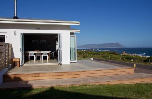 Kleinmond Casa | Seafront house with a view