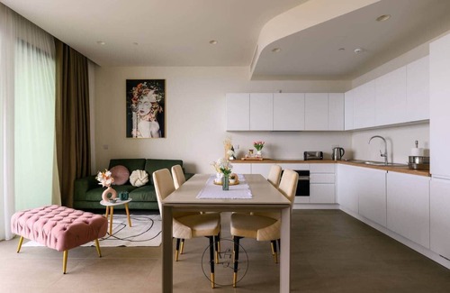 Madliena Apartamento | Seafront Apartment Style Hotel 24th Floor Mercury Tower